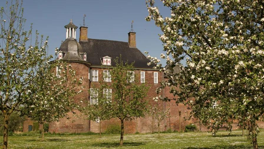 Schloss Ringenberg mit Schlosspark