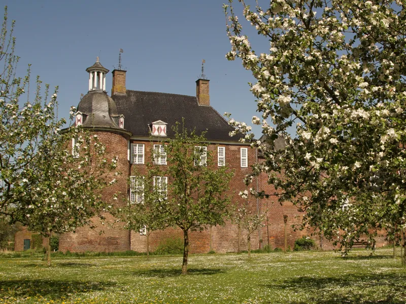 Schloss Ringenberg mit Schlosspark